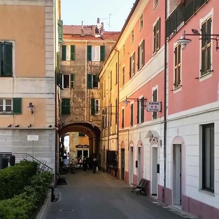 Casa Di Claude 2 Finalmarina Lejlighed Finale Ligure Eksteriør billede